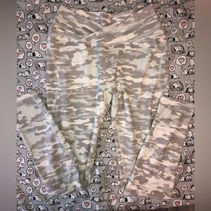 Alphalete Silver Camo Surface Power Legging